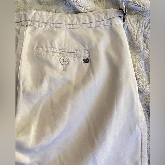 Joe’s Jeans Pleated Mid-Rise Ivory Cotton Linen Crop Capri Pants. - Picture 7 of 13